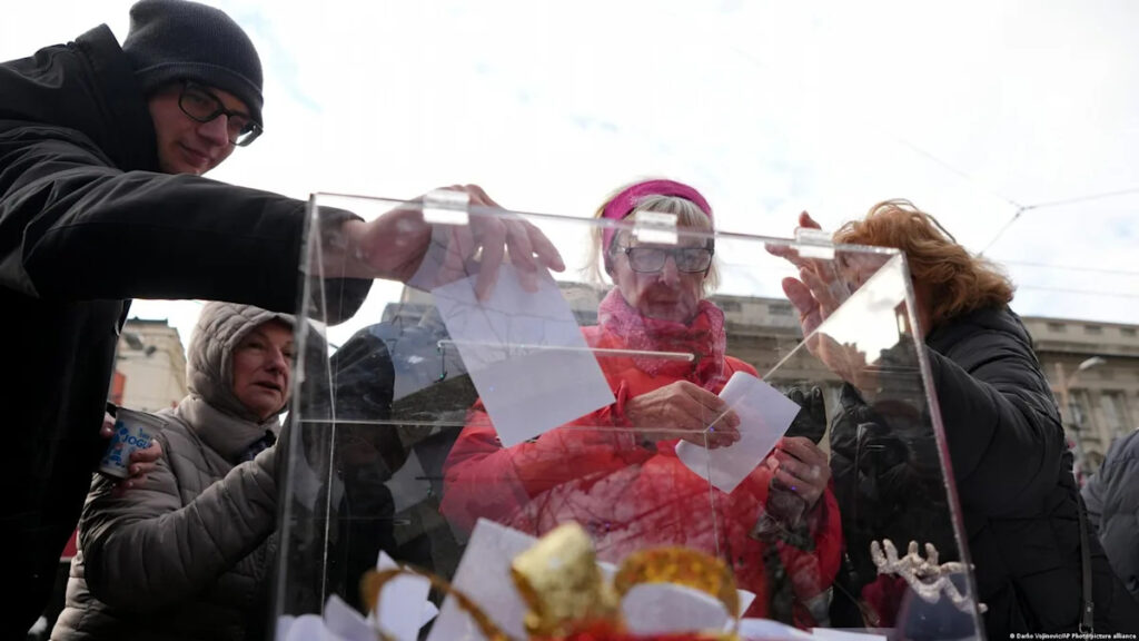 Serbia student protests: Vucic has reason to fear elections