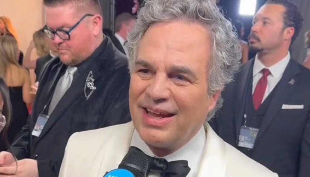 Mark Ruffalo Calls Trump 'Rapist' and 'Pedophile' on Golden Globes Red Carpet: 'It's Hard to B.S. Right Now'