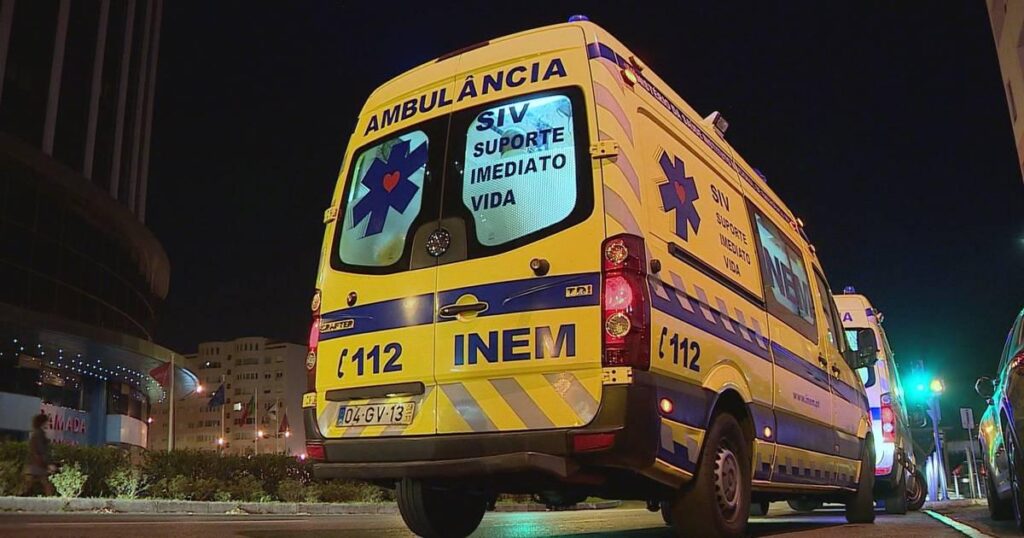 Man dies after almost three hours waiting for INEM in Seixal.