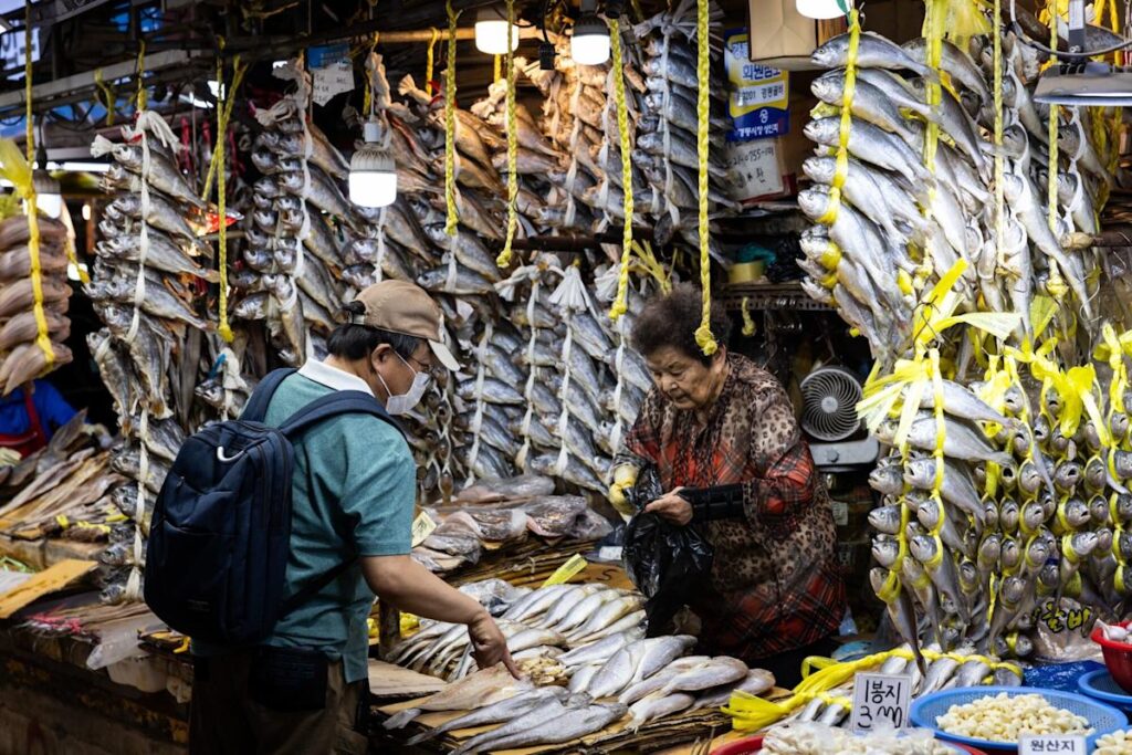 South Korean Economy Unexpectedly Shrinks on Broad Weakness