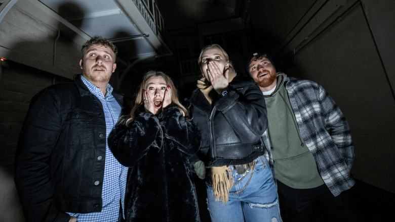 People make sense of disturbing places together, not alone: visit to prison museums and other dark heritage sites are shaped less by labels, displays or audio guides, and more by how people experience them together