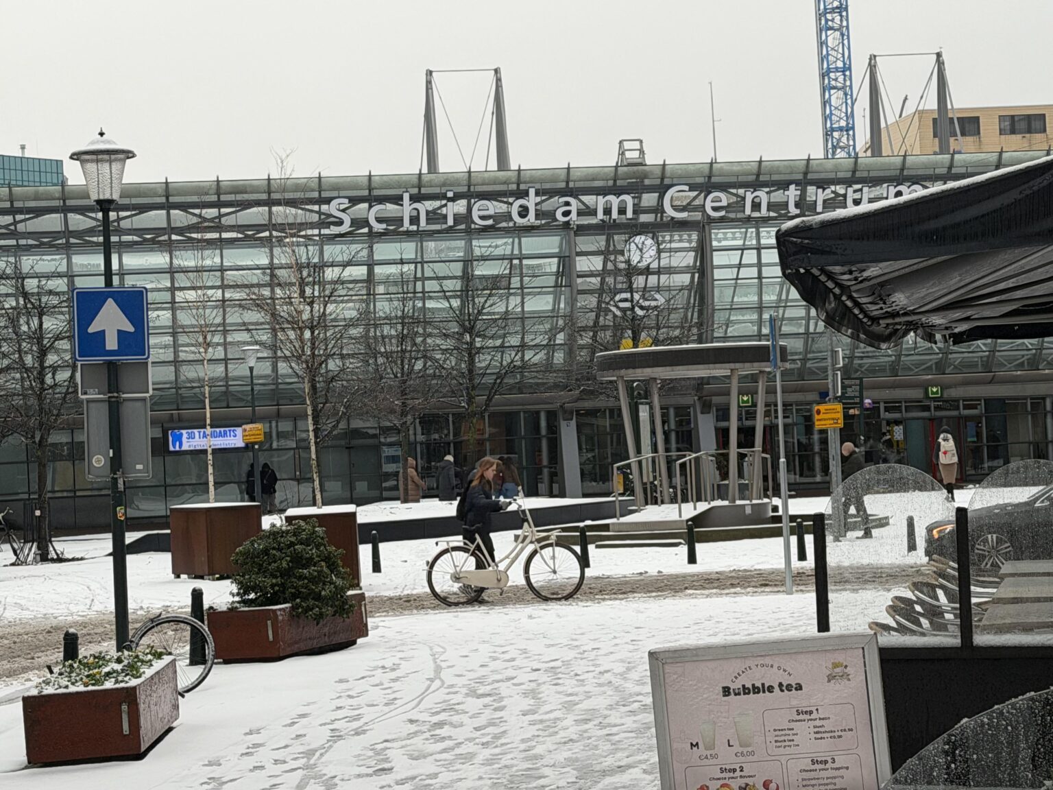 Snow & bike . True Netherlands