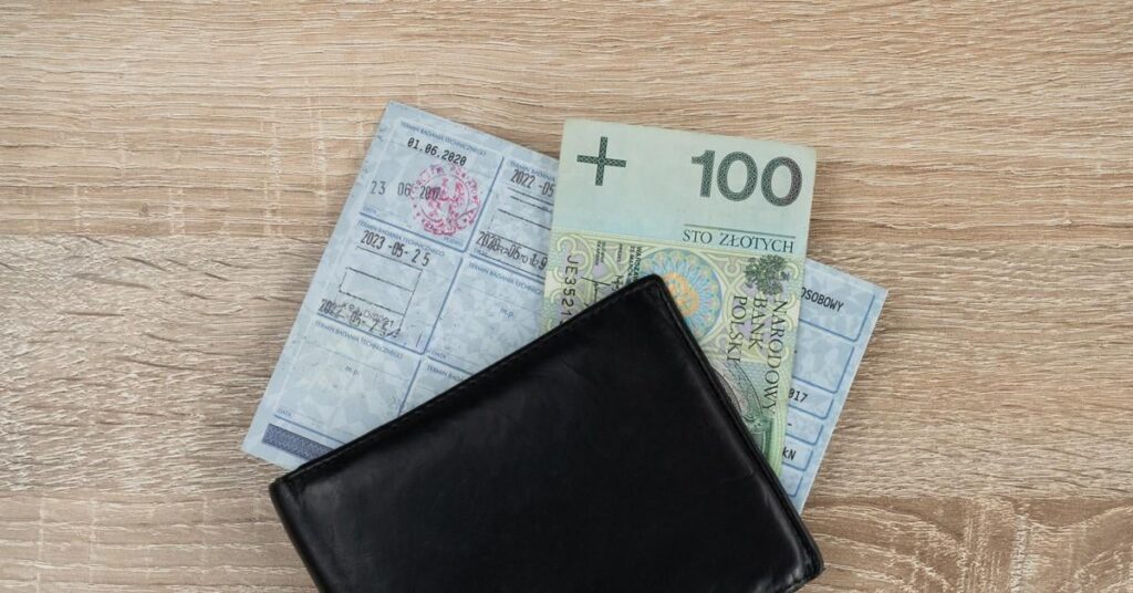 They allegedly took bribes for registering cars. Seven officials from Wrocław detained