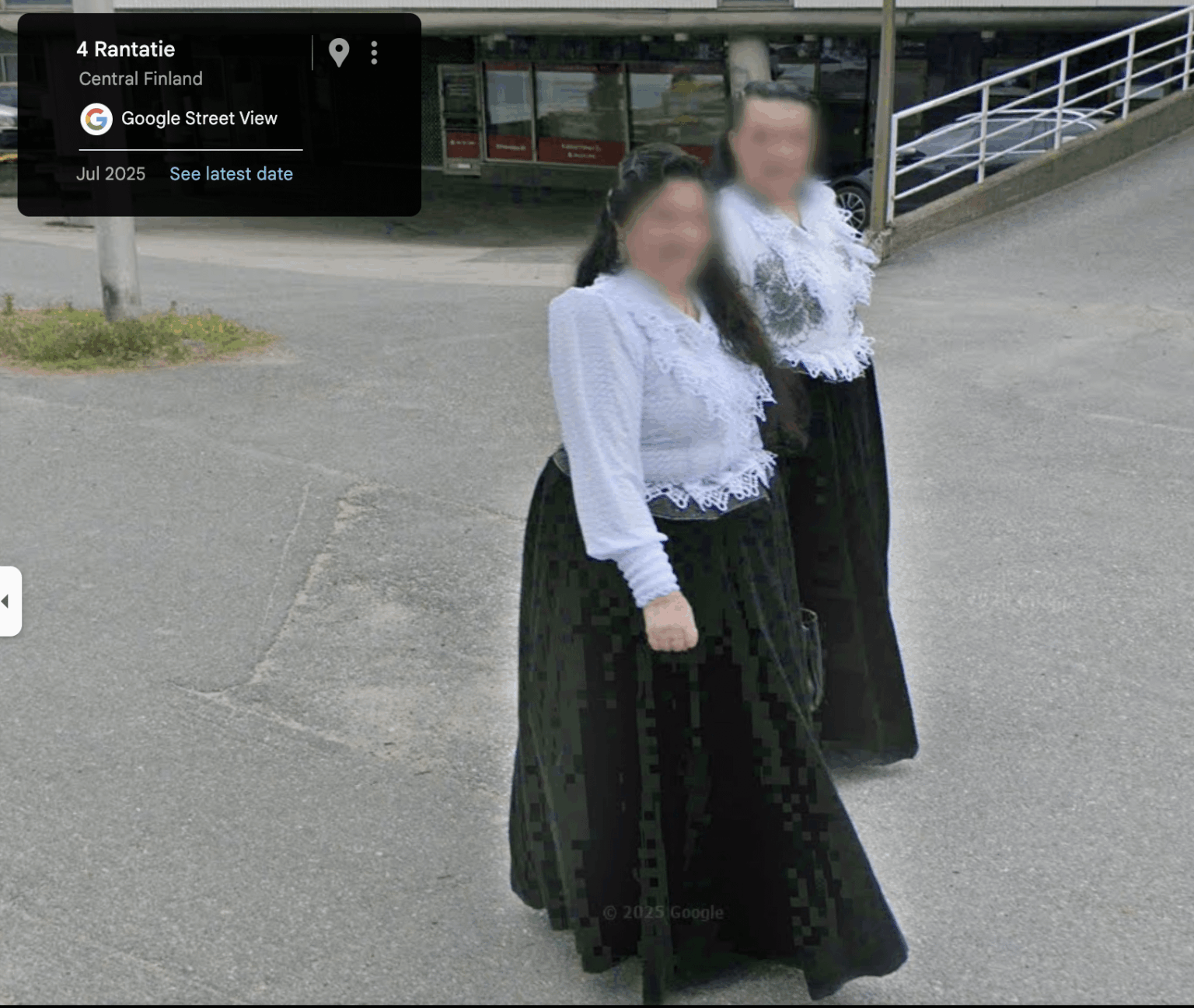 What are they wearing on google street view? (in Viitasaari, Central Finland)