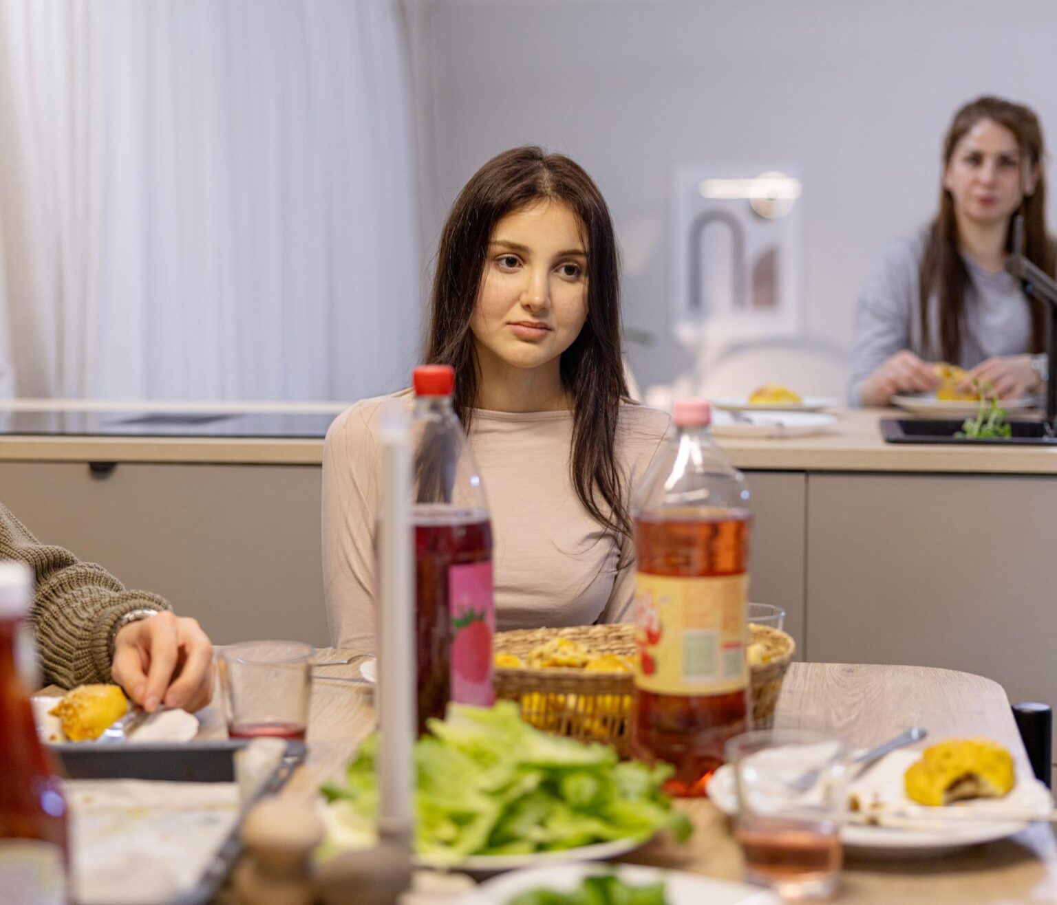 Ayla, 21, is deported to Iran alone – the rest of the family is allowed to stay