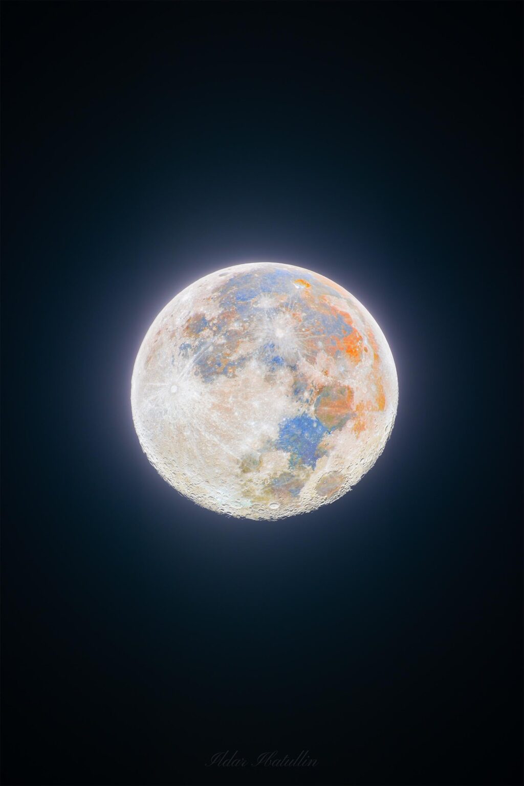 I used two amateur cameras to photograph a high resolution composite image of the Wolf Moon (96% phase) at -10°C during an air raid alert in Kyiv. [OC]
