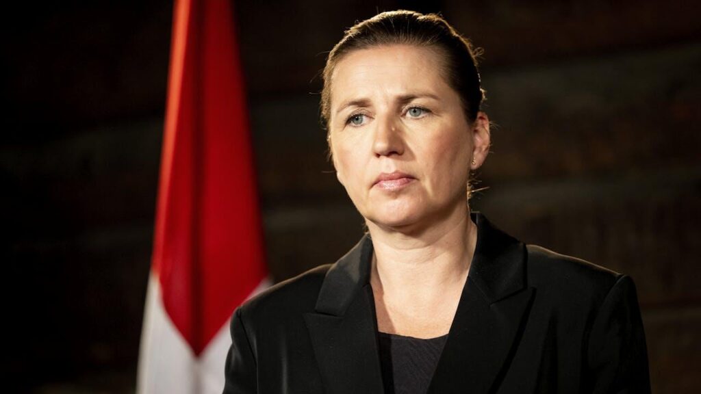 The Prime Minister strongly urges the United States: - Stop the threats