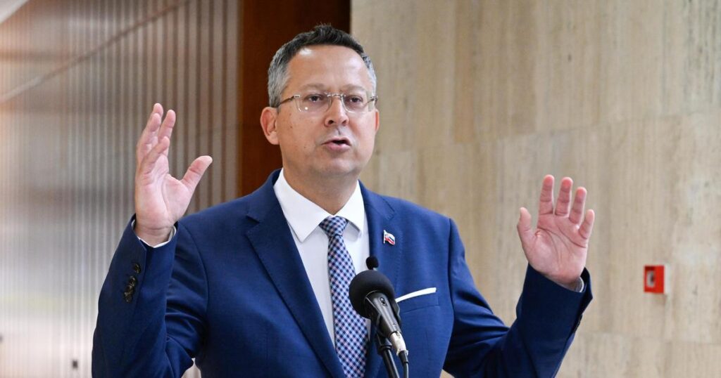 The fruits of mafia politics? Kamenický miscalculated, almost two billion euros are missing. The transaction tax is a fiasco. "According to our analyses, tax crimes have been detected and investigated significantly less in recent years."