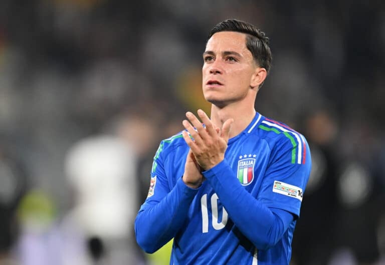 Raspadori delays decision, waits for Napoli