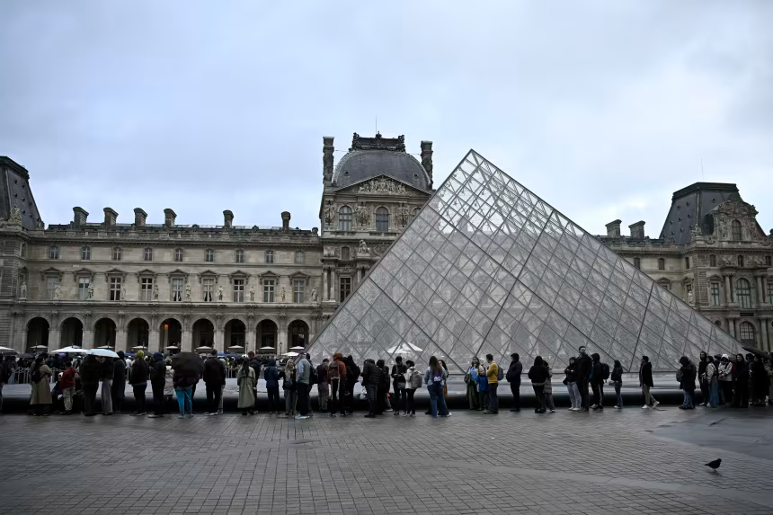 France enacts law to return artifacts to their countries of origin