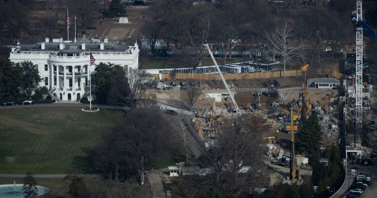 TOPSHOT-US-POLITICS-WHITE HOUSE-BALLROOM 