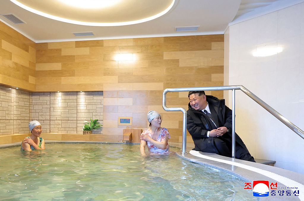 I Can’t Stop Watching Kim Jong Un Awkwardly Talk To People Sitting In Hot Tubs