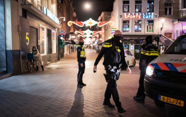 Dutch police arrest up to 250 people during New Year's riots