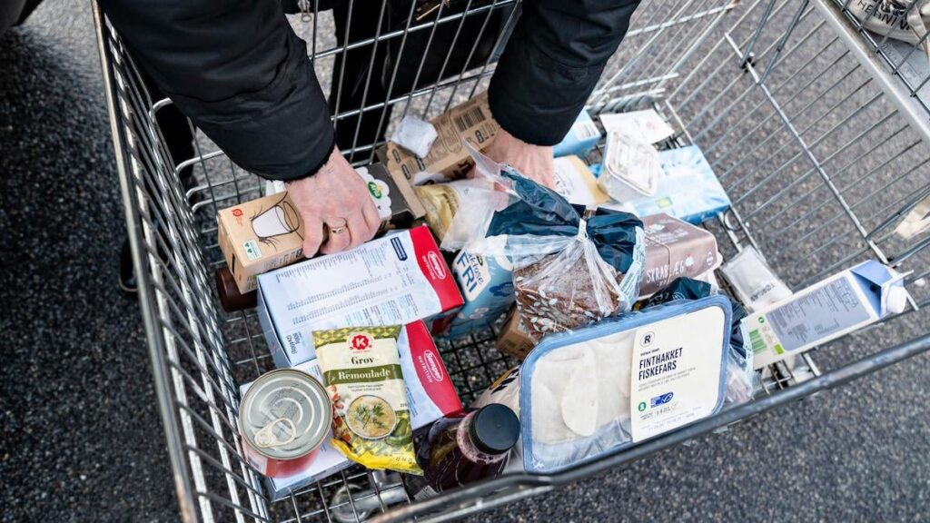 Food prices fall for the fifth consecutive month