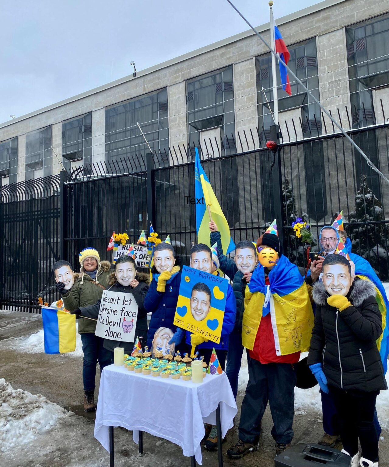 Canadians threw a birthday party for Zelensky outside the Russian embassy