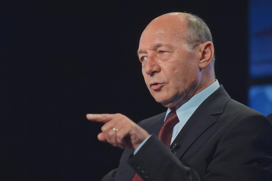 Traian Băsescu warns Ilie Bolojan: We risk having large protests, with 150,000 people in Victoriei Square Traian Băsescu warns Ilie Bolojan: We risk having large protests, with 150,000 people in Victoriei Square