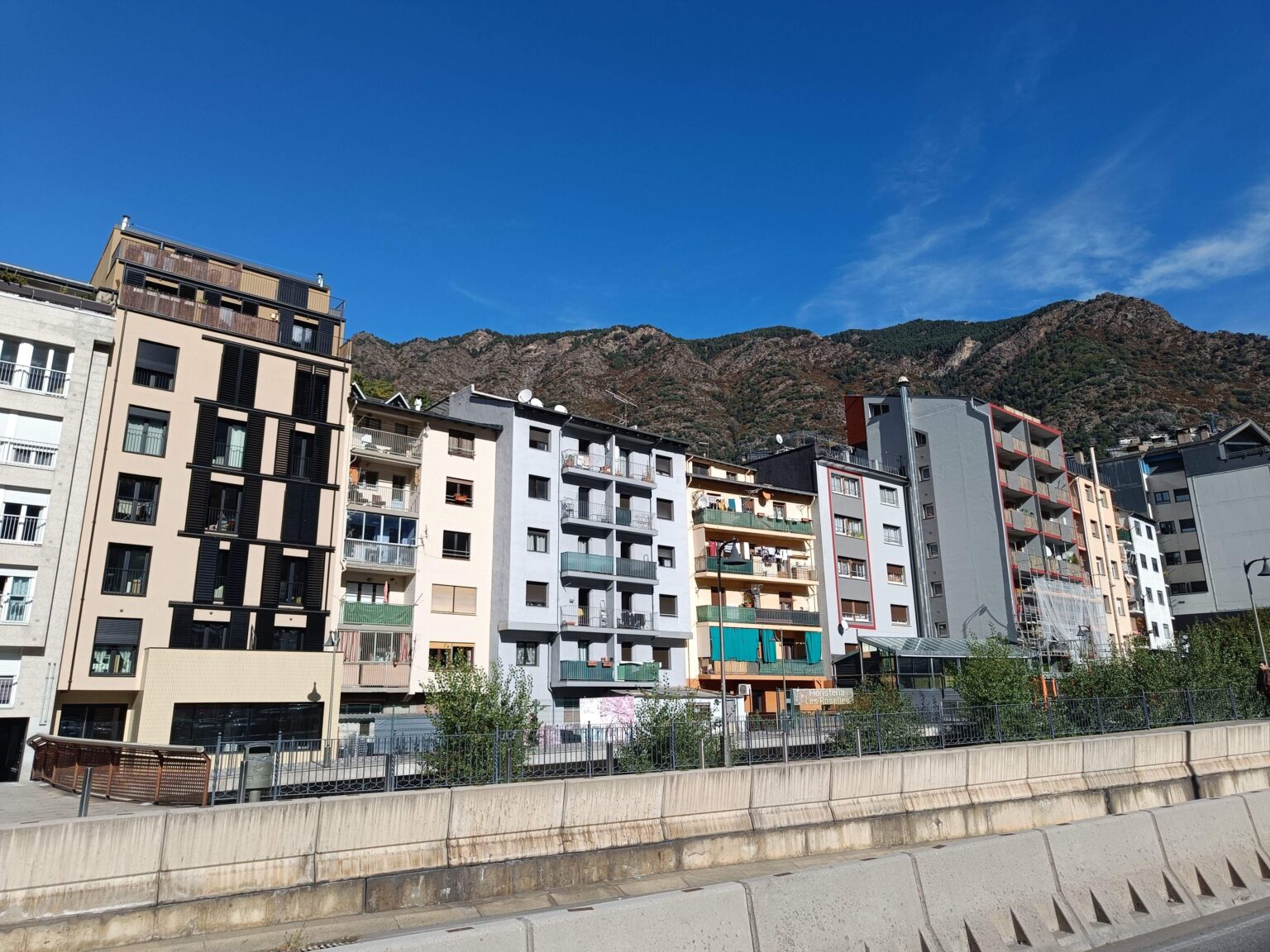 One in five citizens allocates more than half of their salary to paying for housing