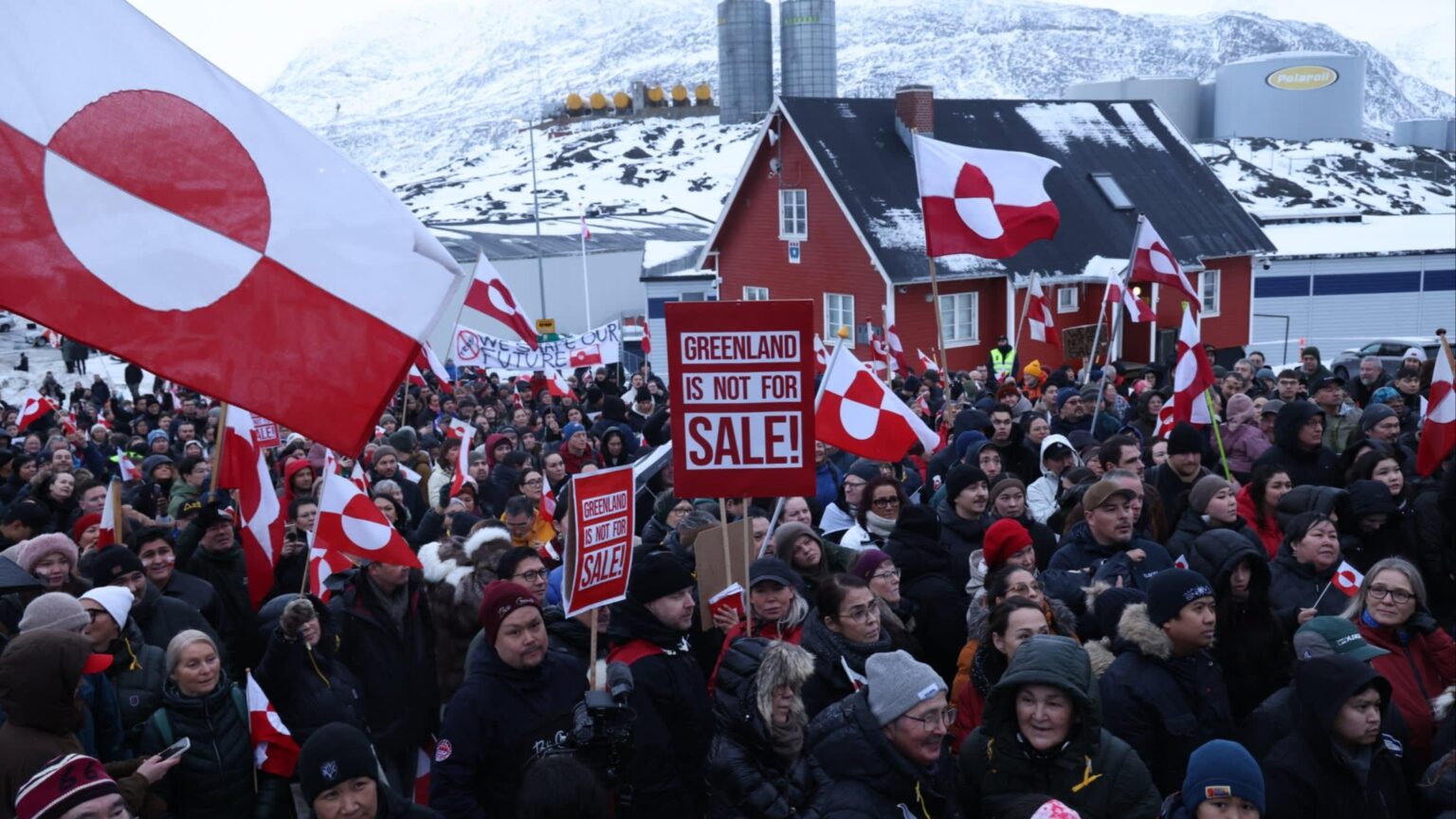 Possible sanctions for 8 European countries for opposition to Trump's plan to control Greenland. And Italy? There isn't