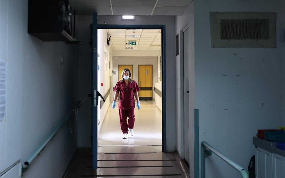 Flu cases ease slightly but remain elevated across Greece