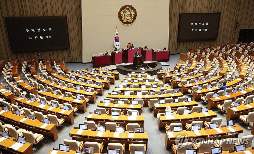 (LEAD) Nat'l Assembly passes new special probe bill against ex-President Yoon, wife | Yonhap News Agency