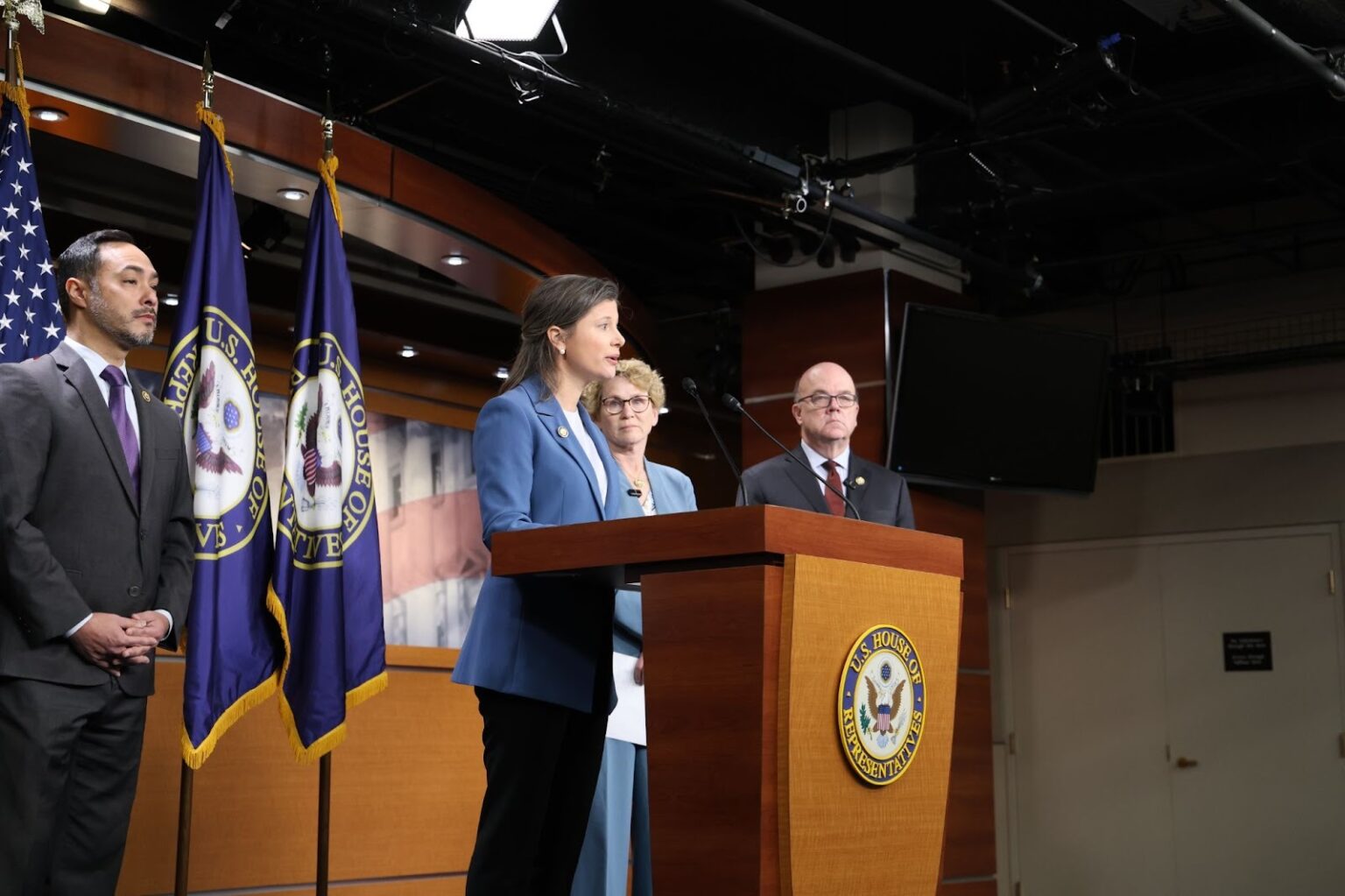 BREAKING: Goodlander Champions Bipartisan War Powers Resolution to Block Unauthorized War in Venezuela, Demands Immediate Vote