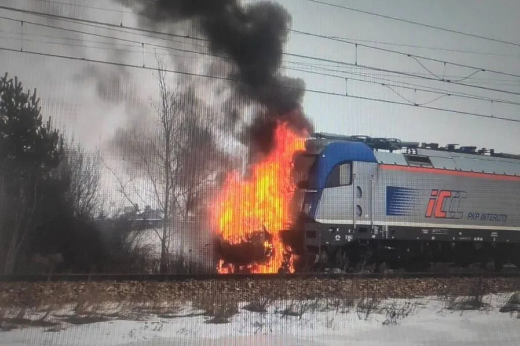 Train level crossing crash Poland — Błonie car hit twice