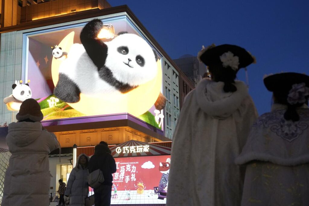 China promotes "panda diplomacy" as Japan enters panda-less period