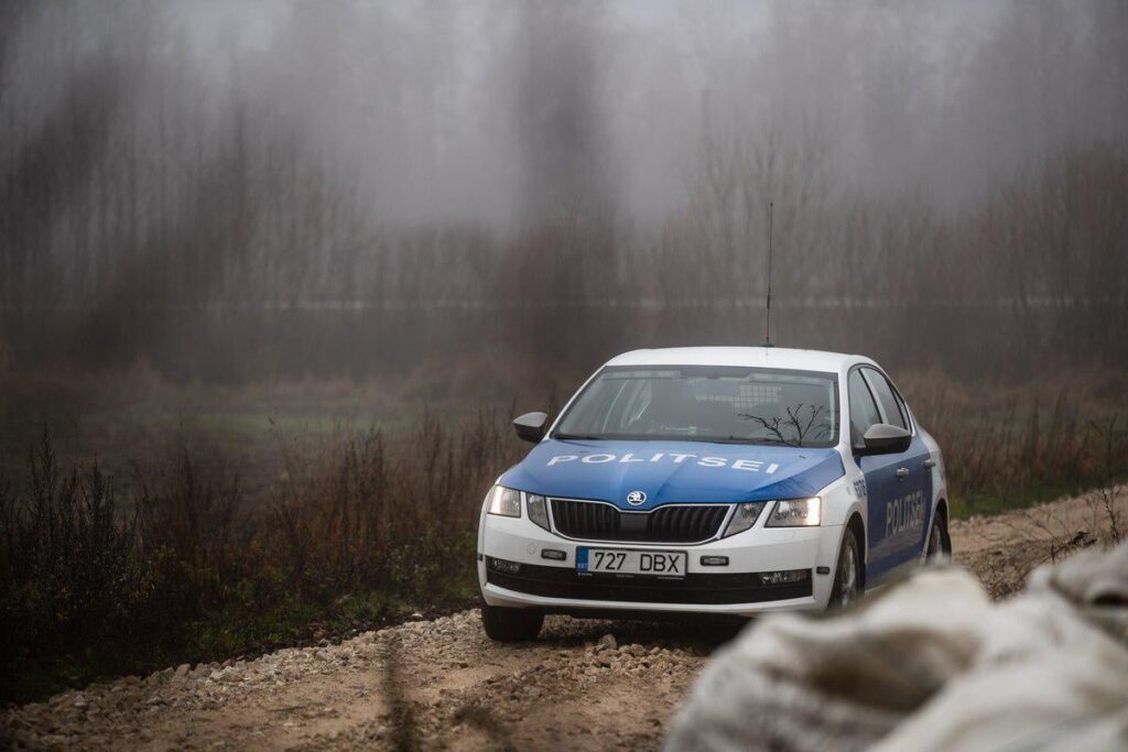 A day in traffic: a drunk man sat in the middle of the road and was hit by another drunk man's car