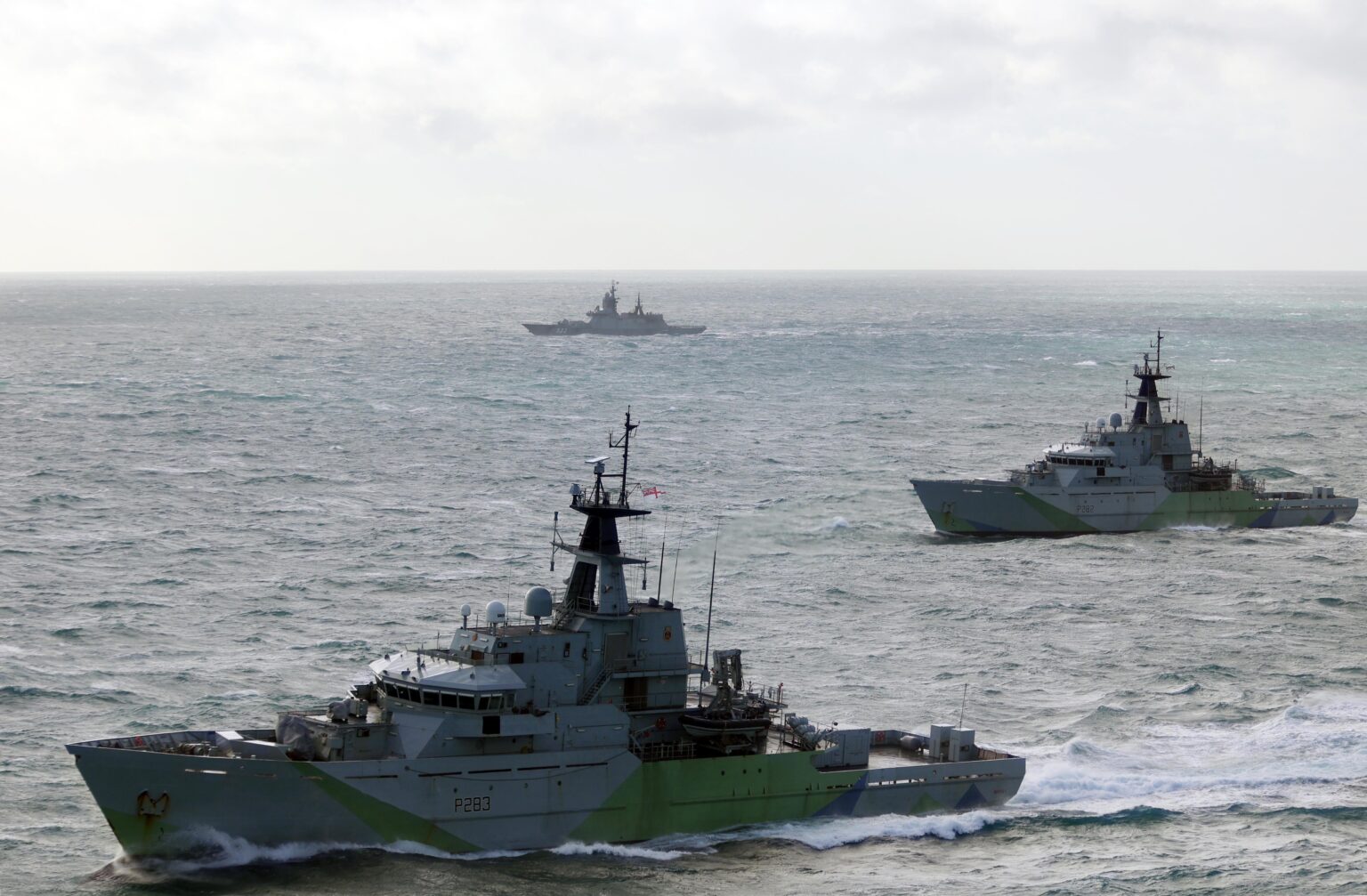 Royal Navy intercepts Russian ships in the English Channel