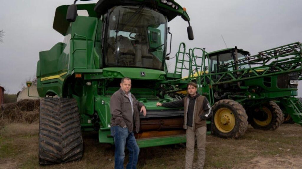 "I Voted Trump to Lower Prices": Now My Groceries Cost $100/Week, My Farm's Bankrupt, and Healthcare Just Doubled. Where's My $2,000 Check?