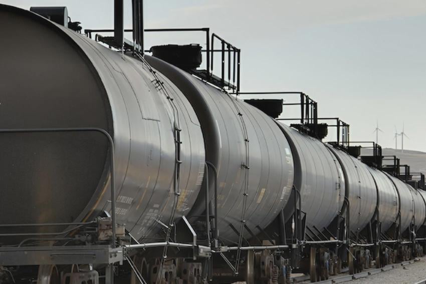 Azerbaijan to supply petroleum products to Armenia on January 8