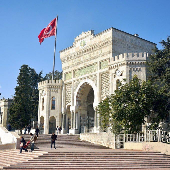 Details of the regulation that will reduce education in universities to 3 years have been announced. Summer vacation will decrease from 2.5 months to 1 month. The academic calendar will last until August. There will be 3 semester breaks. It is planned to be implemented in departments other than medical faculties.