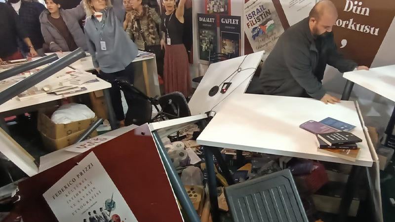 A group of 40-50 people attacked the Veryansın TV and Pankuş stands because they criticized the initiative process.