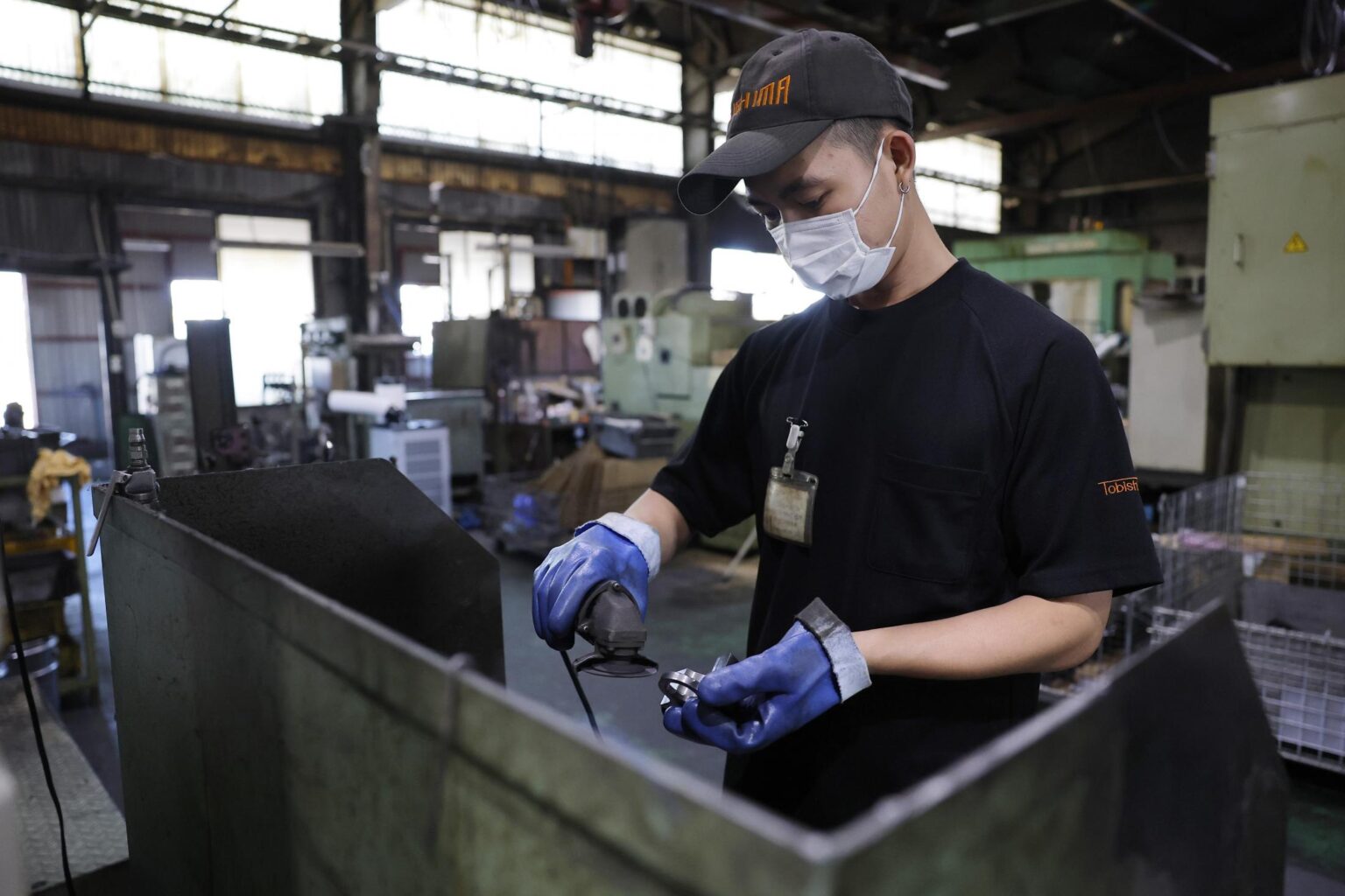 The proportion of foreigners in their 20s in Japan has doubled to 9.5% in 10 years, contributing to social security.