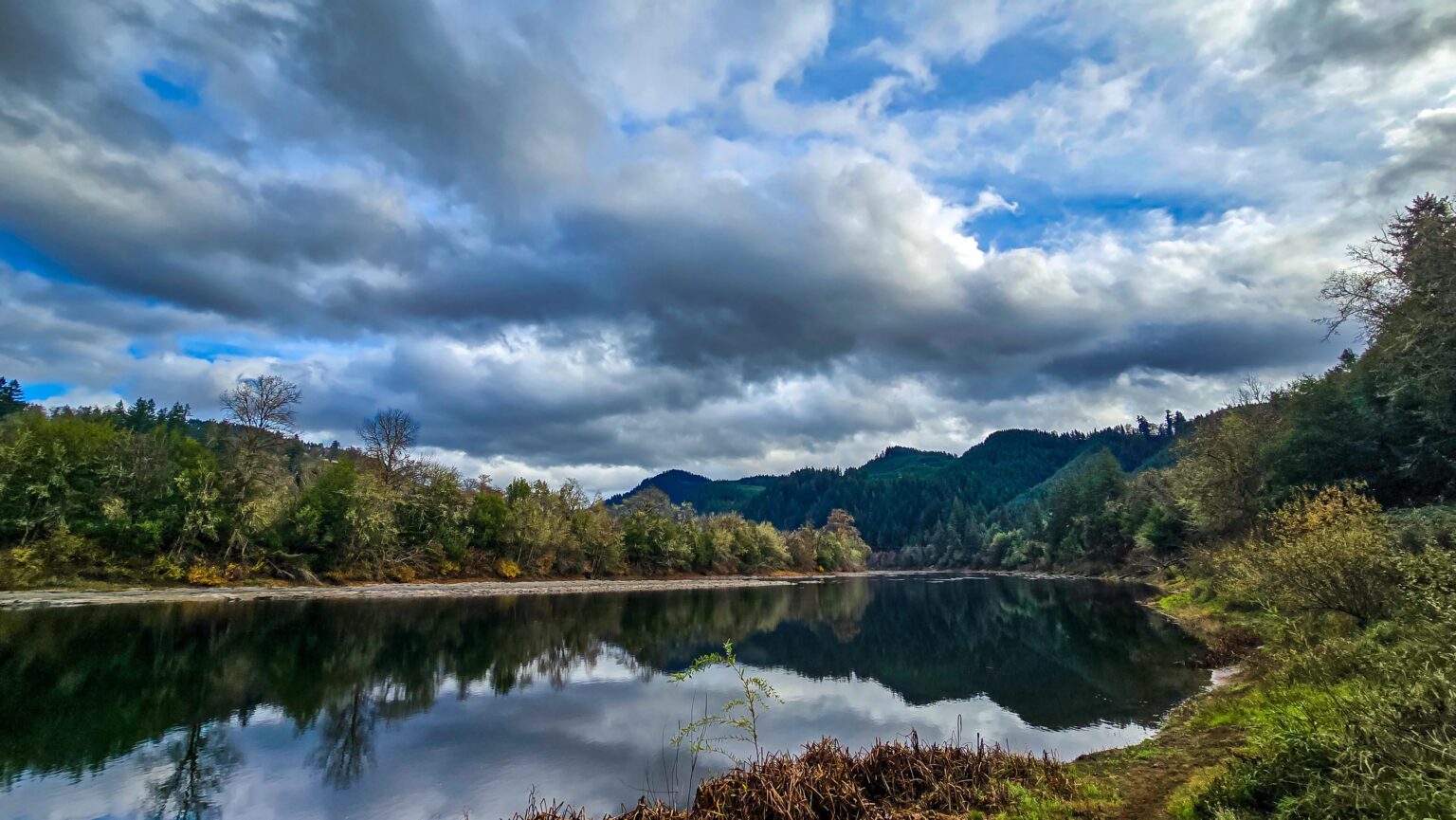 My parents snagged themselves a river front view!
