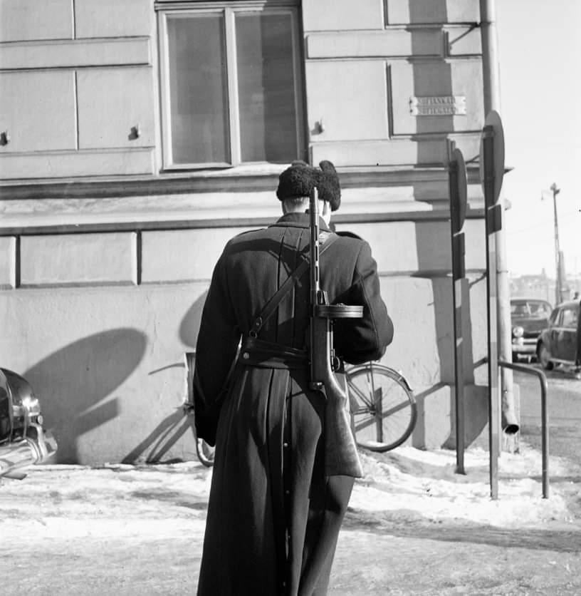 Finnish police with kp/31