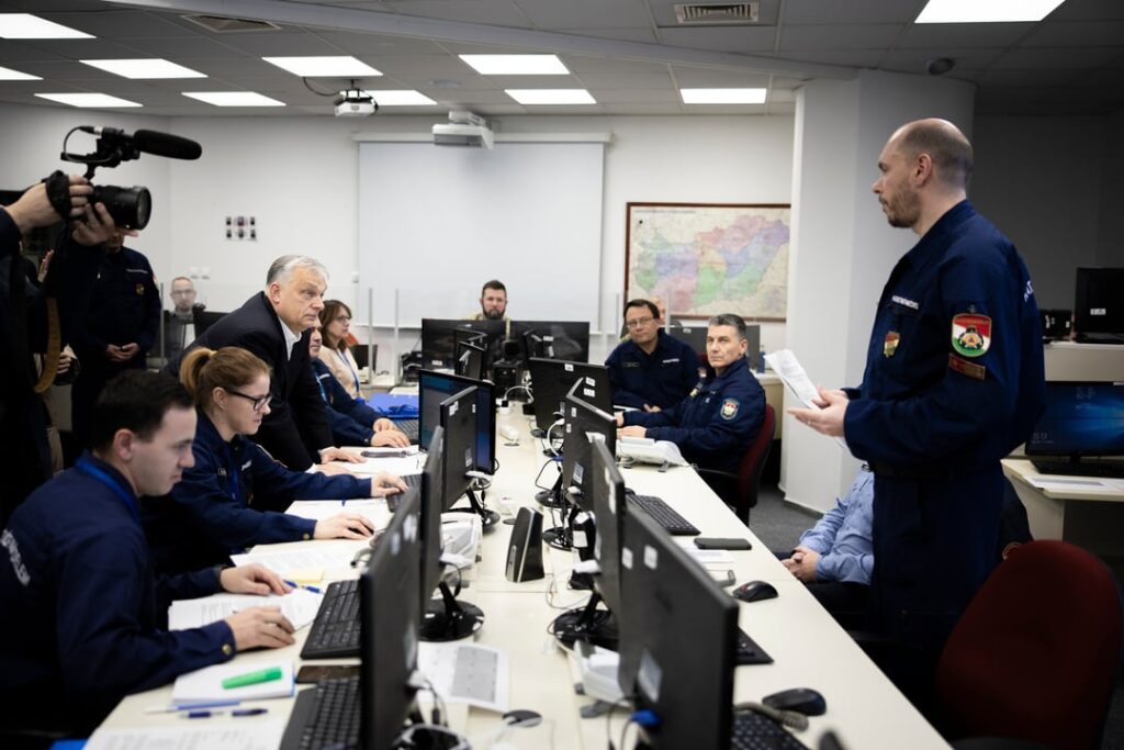 The spectacle bakery gathered - freak show referring to the snow situation