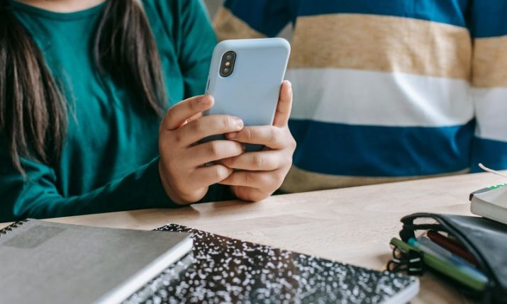 Mobile phones to be banned in Croatian primary schools under new rules Mobile phones to be banned in Croatian primary schools under new rules