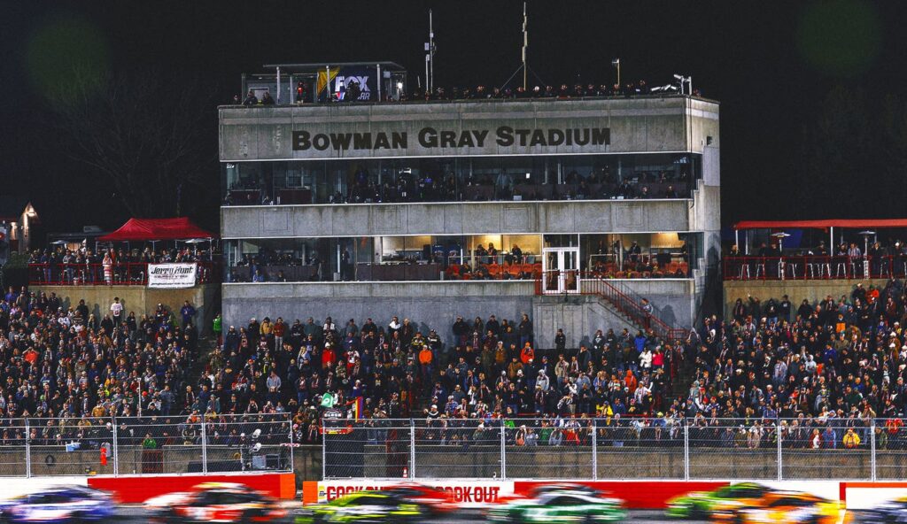 NASCAR's Preseason Clash Postponed to Monday Because of Snow