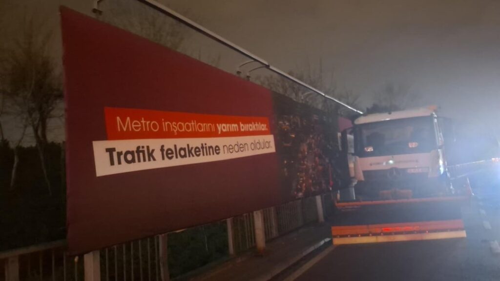 AKP started hanging "He is leaving your life" banners everywhere in Istanbul