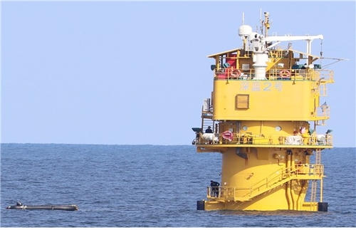 Sunlan No. 2, a structure installed by China in the Provisional Measures Zone in the West Sea, is seen in this photo released in October last year by Yi Byeong-jin, now a former lawmaker with the Democratic Party of Korea.