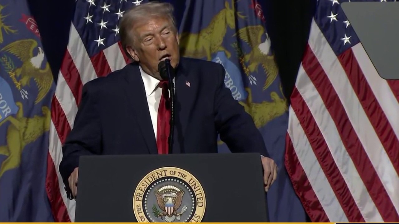 Trump voices support for Iranian protesters as death toll rises