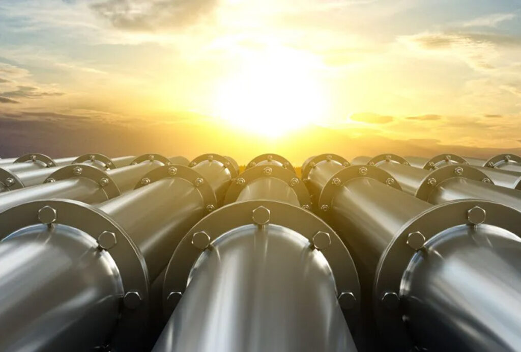 Canada’s Pipeline Problem Returns as Oil Sands Output Surges – Canadian Energy News, Top Headlines, Commentaries, Features & Events oil pipeline 2101162445 1200x810