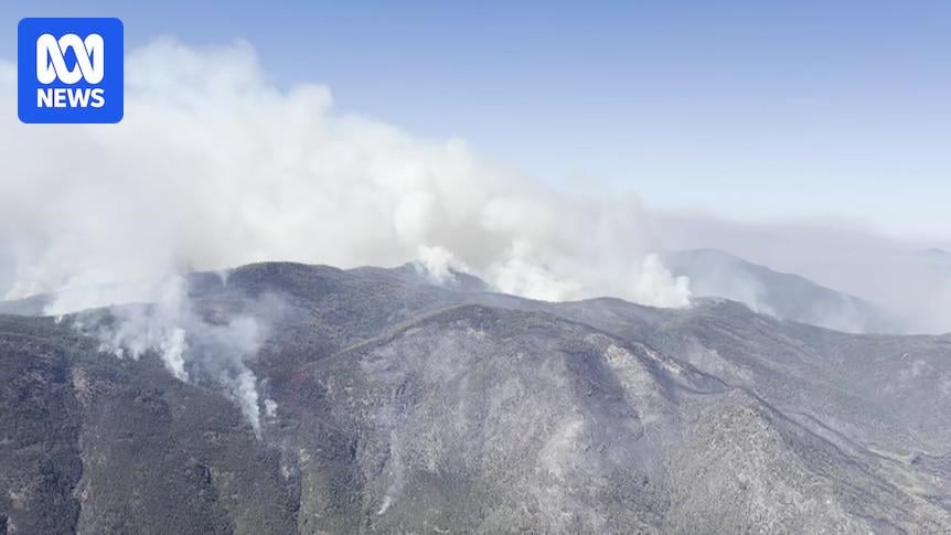 Hottest day in years recorded across southern Australia as bushfire warnings remain
