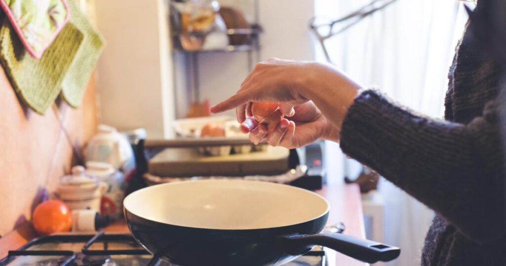 Individuals exposed as children (0-17 years) to indoor air pollution from solid fuels performed significantly worse on cognitive tests in adulthood (45+ years); with men, smokers and regular alcohol users particularly vulnerable to this effect