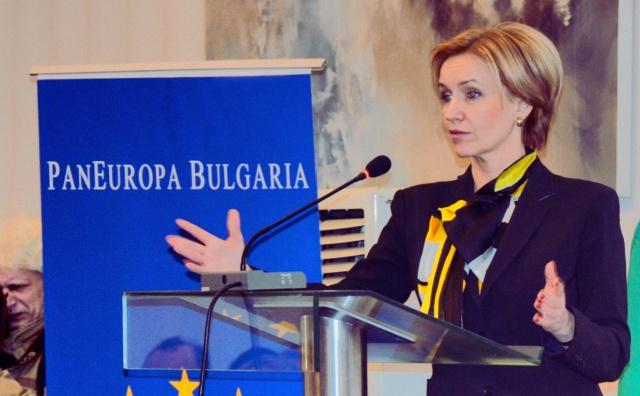 Bulgaria: Fewer Than Half of Bulgarians Support the Euro, Campaign Launch Was Delayed, Says PanEuropa Chairwoman