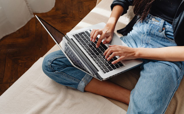 Bulgaria: Internet Access Nears EU Average in Bulgaria, but Usage Patterns and AI Adoption Trail Behind