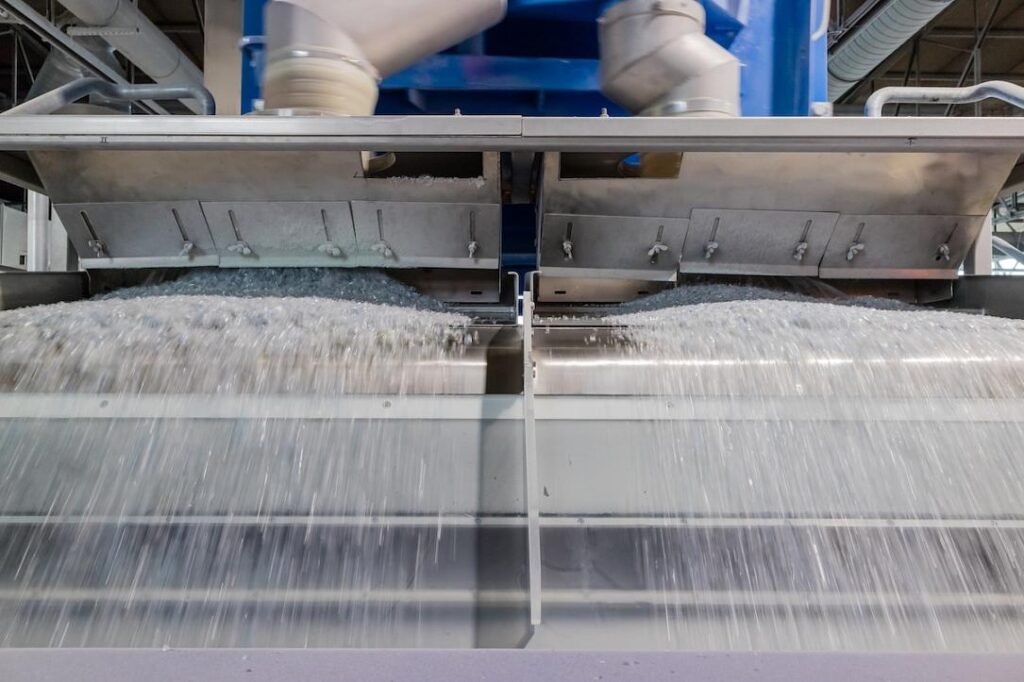 Local entrepreneur builds EUR 15 mln recycled plastic factory in southern Romania Local entrepreneur builds EUR 15 mln recycled plastic factory in southern Romania