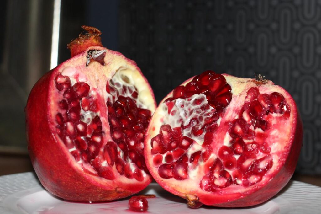 Pomegranates lead fruit export growth in Türkiye Pomegranate is displayed in the photo in Antalya, Türkiye on January 28, 2026. (AA Photo)