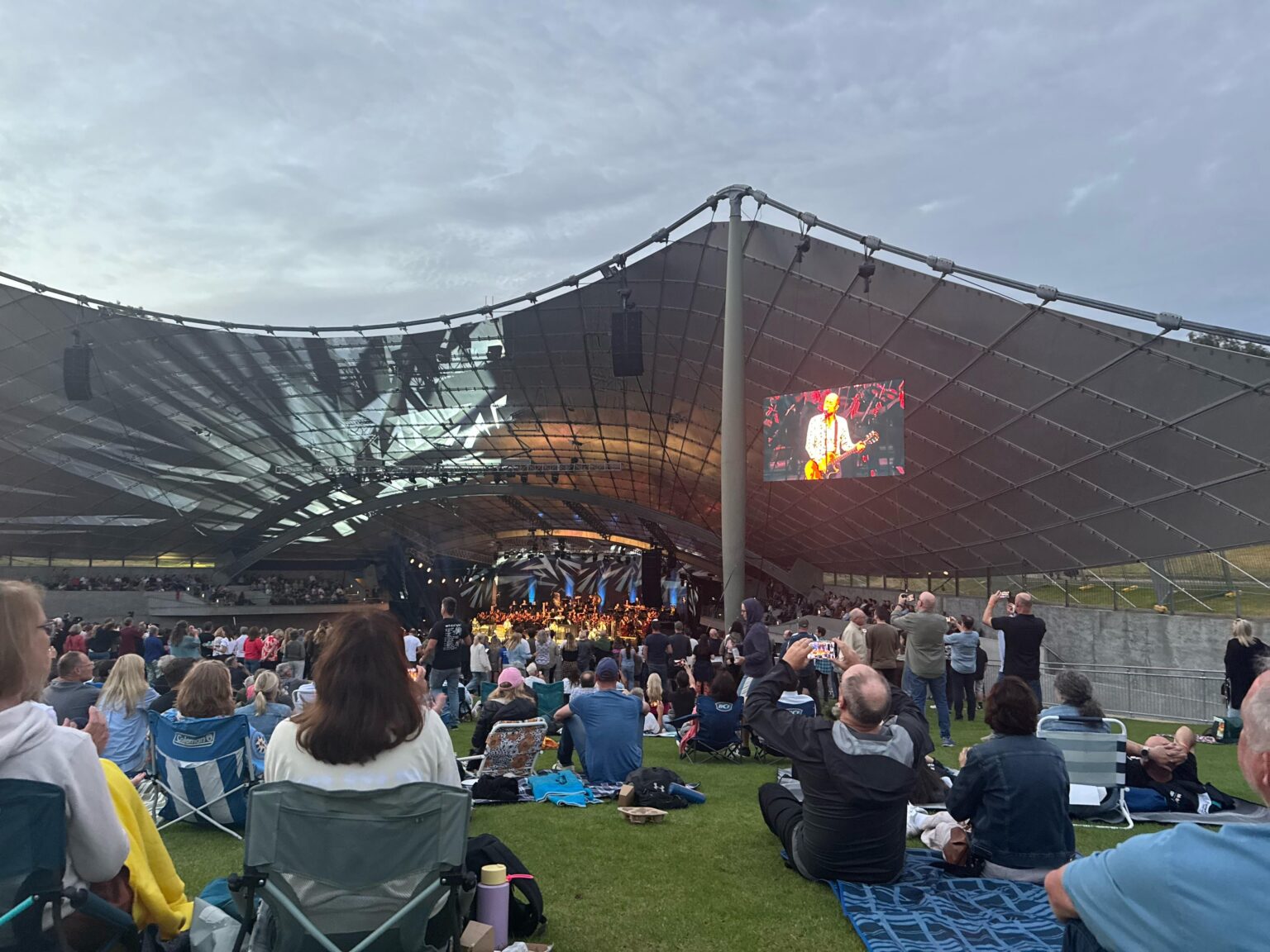 Melbourne on a Thursday night